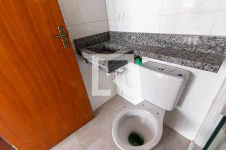 Banheiro de apartamento para alugar com 1 quarto, 30m² em Jardim Helena, São Paulo