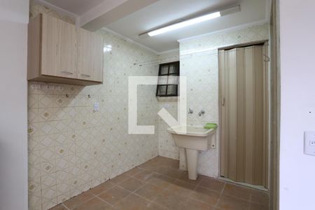 Casa à venda com 300m², 3 quartos e 2 vagasÁrea de Serviço