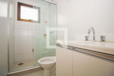 Banheiro da Suíte de apartamento à venda com 2 quartos, 72m² em Jardim do Salso, Porto Alegre