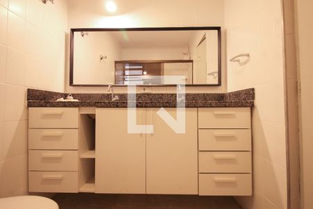 Apartamento à venda com 168m², 3 quartos e 1 vagaBanheiro da Suíte