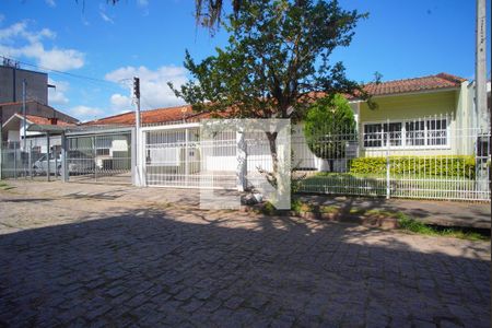Casa à venda com 205m², 3 quartos e 2 vagasFachada