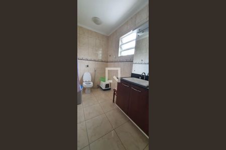 Casa à venda com 205m², 3 quartos e 2 vagas Casa à venda com 205m², 3 quartos e 2 vagasBanheiro suíte