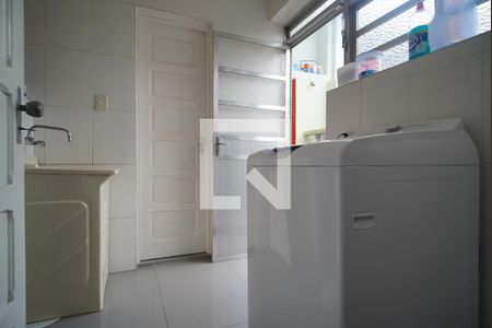 Casa à venda com 205m², 3 quartos e 2 vagasÁrea de serviço