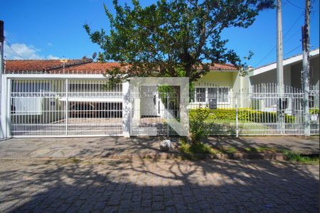 Casa à venda com 205m², 3 quartos e 2 vagasFachada