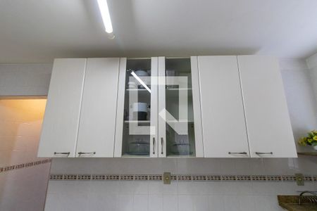 Casa à venda com 260m², 5 quartos e 4 vagas Casa à venda com 260m², 5 quartos e 4 vagasEdícula - Cozinha