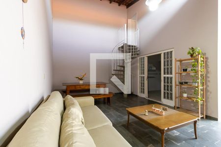 Casa à venda com 260m², 5 quartos e 4 vagas Casa à venda com 260m², 5 quartos e 4 vagasQuintal