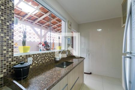 Casa à venda com 260m², 5 quartos e 4 vagas Casa à venda com 260m², 5 quartos e 4 vagasCozinha