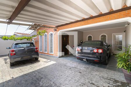 Casa à venda com 260m², 5 quartos e 4 vagas Casa à venda com 260m², 5 quartos e 4 vagasVagas de garagem