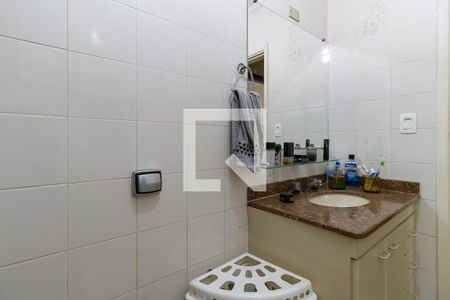 Casa à venda com 260m², 5 quartos e 4 vagas Casa à venda com 260m², 5 quartos e 4 vagasBanheiro social