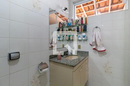 Casa à venda com 260m², 5 quartos e 4 vagas Casa à venda com 260m², 5 quartos e 4 vagasBanheiro da suíte principal