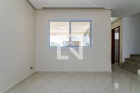 Sala de Estar de casa de condomínio para alugar com 3 quartos, 120m² em Vila Oliveira, Mogi das Cruzes