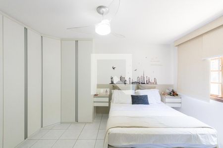 Casa de condomínio à venda com 380m², 3 quartos e 1 vagaSuíte 1