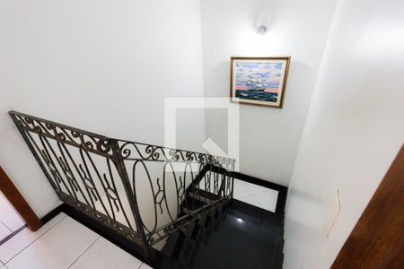 Escada de casa de condomínio à venda com 3 quartos, 380m² em Anil, Rio de Janeiro