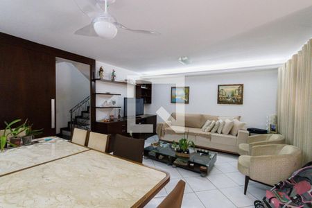 Sala de casa de condomínio à venda com 3 quartos, 380m² em Anil, Rio de Janeiro