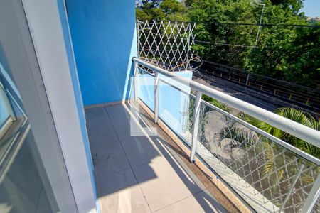 Casa à venda com 230m², 4 quartos e 4 vagas Casa à venda com 230m², 4 quartos e 4 vagasvaranda conjunta