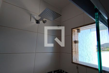 Casa à venda com 230m², 4 quartos e 4 vagas Casa à venda com 230m², 4 quartos e 4 vagasterraço - banheiro