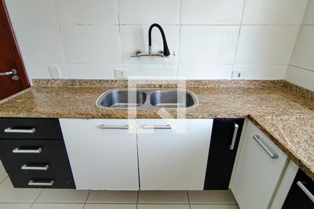 Casa à venda com 230m², 4 quartos e 4 vagas Casa à venda com 230m², 4 quartos e 4 vagascozinha