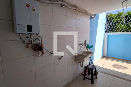 Casa à venda com 230m², 4 quartos e 4 vagas Casa à venda com 230m², 4 quartos e 4 vagasarea de serviço