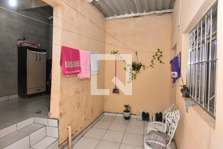 Quintal de casa para alugar com 2 quartos, 150m² em Jardim Itapema, São Paulo