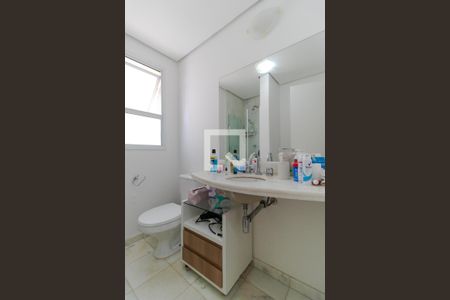 Banheiro de apartamento para alugar com 1 quarto, 72m² em Cambuí, Campinas