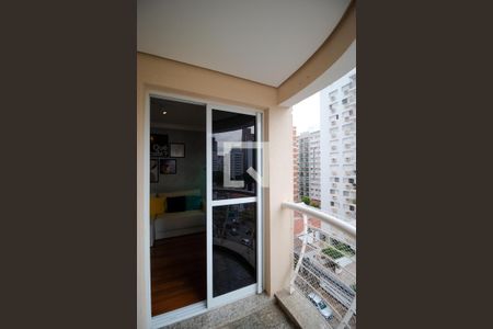 Sacada de apartamento para alugar com 1 quarto, 72m² em Cambuí, Campinas
