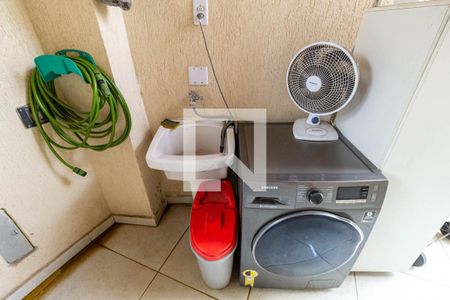 Casa à venda com 120m², 3 quartos e 1 vagaárea de serviço edícula