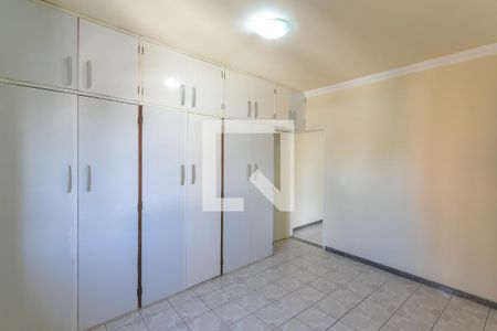 Quarto 1 de casa para alugar com 2 quartos, 64m² em São Marcos, Belo Horizonte