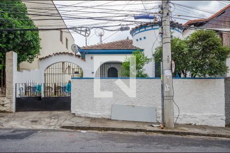 Casa à venda com 130m², 3 quartos e 4 vagasFachada