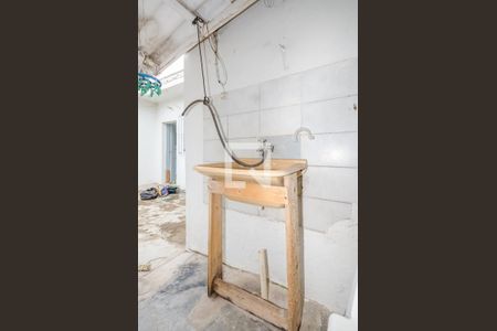 Casa à venda com 130m², 3 quartos e 4 vagasBarracão 1