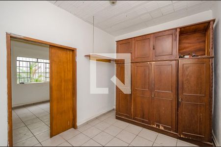 Casa à venda com 130m², 3 quartos e 4 vagasBarracão 1