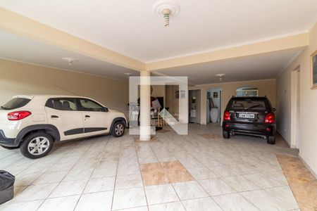 Casa à venda com 486m², 4 quartos e 6 vagas Casa à venda com 486m², 4 quartos e 6 vagasGaragem