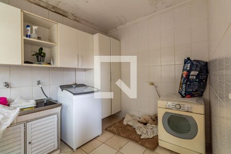 Casa à venda com 486m², 4 quartos e 6 vagas Casa à venda com 486m², 4 quartos e 6 vagasÁrea de Serviço