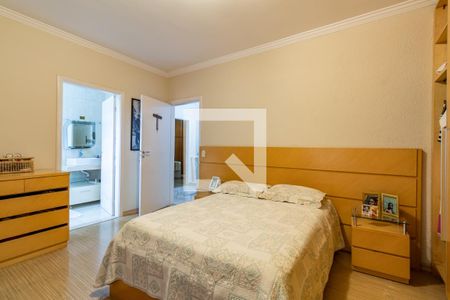 Casa à venda com 486m², 4 quartos e 6 vagas Casa à venda com 486m², 4 quartos e 6 vagasSuíte 2