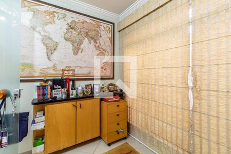 Casa à venda com 486m², 4 quartos e 6 vagas Casa à venda com 486m², 4 quartos e 6 vagasEscritório