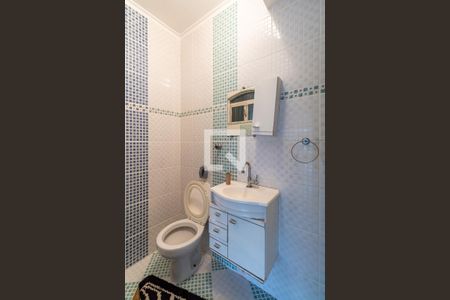 Casa à venda com 486m², 4 quartos e 6 vagas Casa à venda com 486m², 4 quartos e 6 vagasLavabo da Garagem