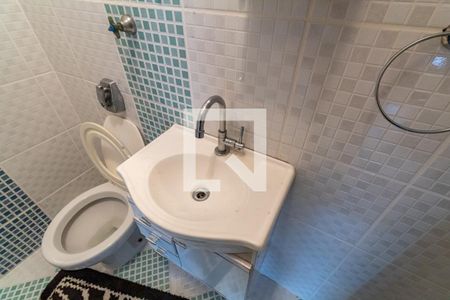 Casa à venda com 486m², 4 quartos e 6 vagas Casa à venda com 486m², 4 quartos e 6 vagasLavabo da Garagem