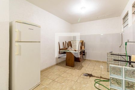 Casa à venda com 486m², 4 quartos e 6 vagas Casa à venda com 486m², 4 quartos e 6 vagasQuarto da Garagem