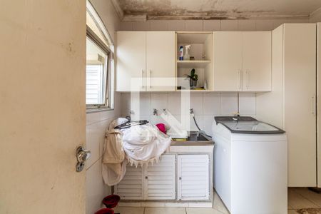 Casa à venda com 486m², 4 quartos e 6 vagas Casa à venda com 486m², 4 quartos e 6 vagasÁrea de Serviço