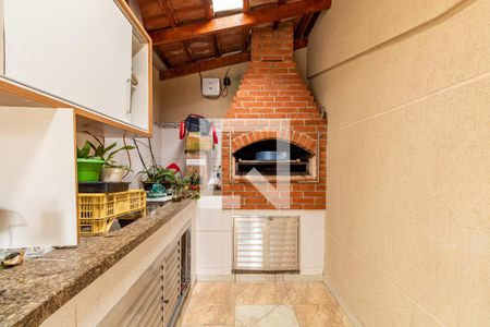 Casa à venda com 486m², 4 quartos e 6 vagas Casa à venda com 486m², 4 quartos e 6 vagasÁrea externa - Churrasqueira