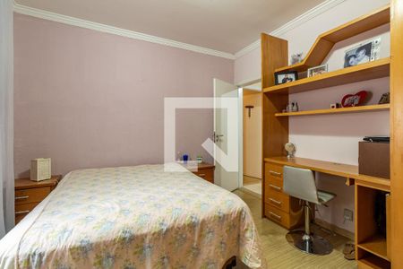 Casa à venda com 486m², 4 quartos e 6 vagas Casa à venda com 486m², 4 quartos e 6 vagasQuarto 1