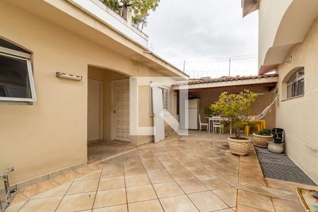 Casa à venda com 486m², 4 quartos e 6 vagas Casa à venda com 486m², 4 quartos e 6 vagasÁrea externa