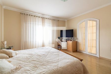 Casa à venda com 486m², 4 quartos e 6 vagas Casa à venda com 486m², 4 quartos e 6 vagasSuíte 1