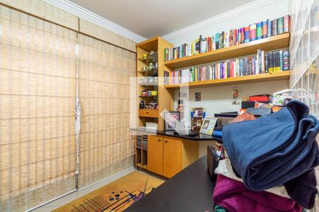 Casa à venda com 486m², 4 quartos e 6 vagas Casa à venda com 486m², 4 quartos e 6 vagasEscritório