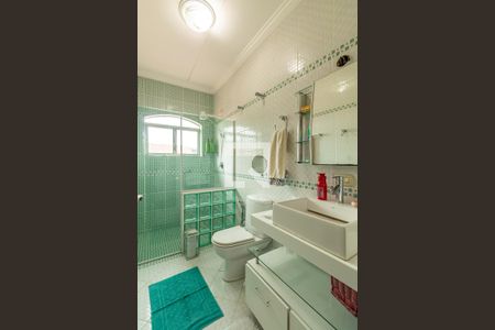 Casa à venda com 486m², 4 quartos e 6 vagas Casa à venda com 486m², 4 quartos e 6 vagasBanheiro da Suíte 1