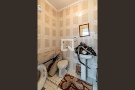 Casa à venda com 486m², 4 quartos e 6 vagas Casa à venda com 486m², 4 quartos e 6 vagasBanheiro da Edícula