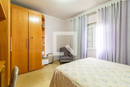 Casa à venda com 486m², 4 quartos e 6 vagas Casa à venda com 486m², 4 quartos e 6 vagasQuarto 1