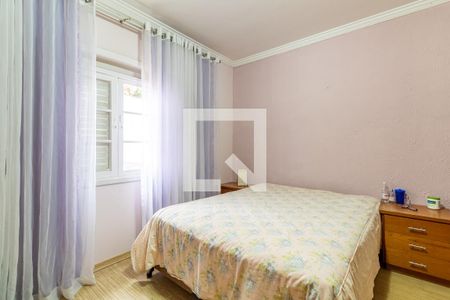 Casa à venda com 486m², 4 quartos e 6 vagas Casa à venda com 486m², 4 quartos e 6 vagasQuarto 1