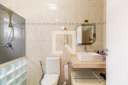 Casa à venda com 486m², 4 quartos e 6 vagas Casa à venda com 486m², 4 quartos e 6 vagasBanheiro da Suíte 2