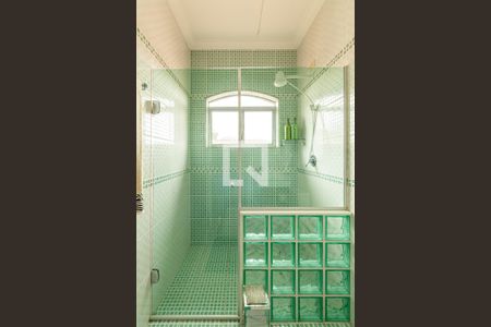 Casa à venda com 486m², 4 quartos e 6 vagas Casa à venda com 486m², 4 quartos e 6 vagasBanheiro da Suíte 1