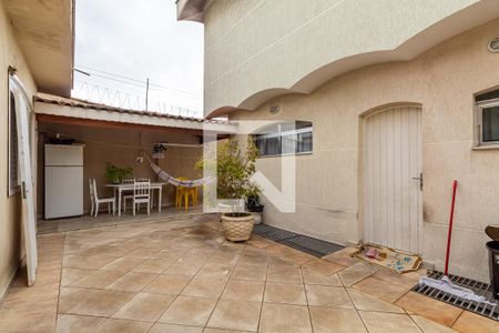 Casa à venda com 486m², 4 quartos e 6 vagas Casa à venda com 486m², 4 quartos e 6 vagasÁrea externa